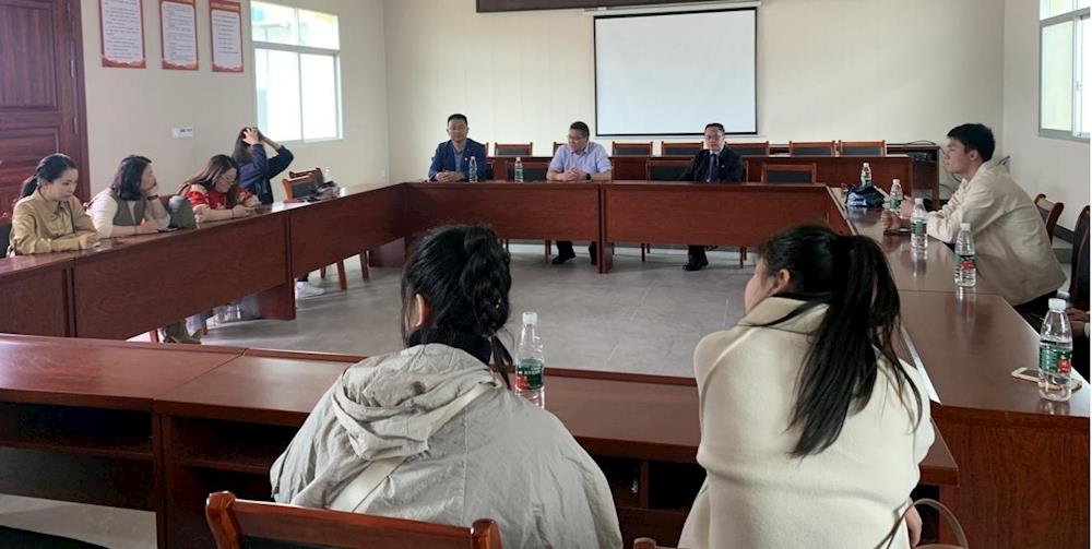 9e74ba28f4b44279af0b3b11fe4216cd.jpg 9e74ba28f4b44279af0b3b11fe4216cd.jpg