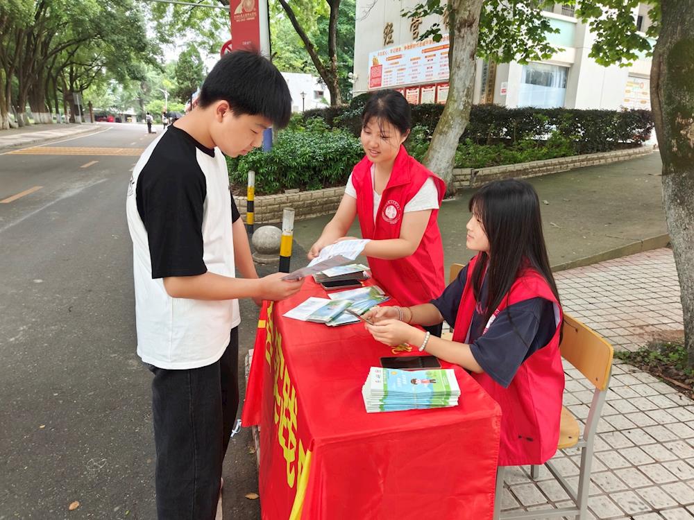 d35e32e8506c475d8654321bf5ec8703.jpg d35e32e8506c475d8654321bf5ec8703.jpg