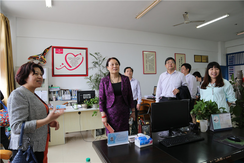 考察就业处.JPG