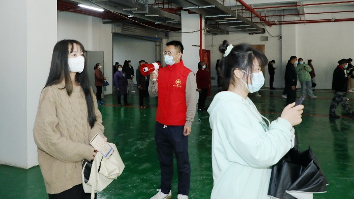 江西环境工程职业学院师生党员积极投身疫情防控一线