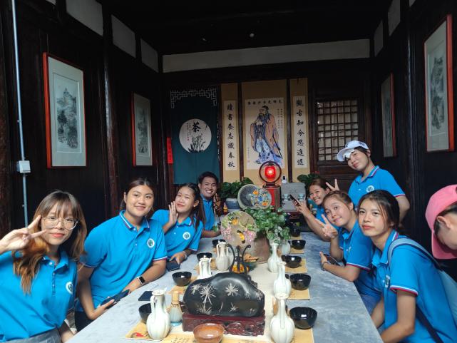 1bcc89aea0e44f1da0d8afcb0d69c0f8.jpg