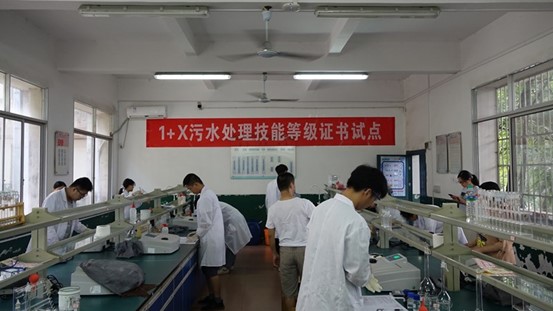 48ed3ebe26e5425f95c6666acae5ab82.jpg 48ed3ebe26e5425f95c6666acae5ab82.jpg