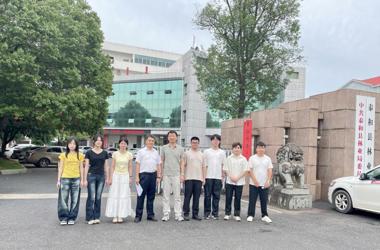 现代林业学院赴峡江、泰和看望实习学生并走访交流