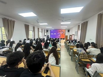 长隆集团校园招聘宣讲会在我校成功举办 ——校企联动促就业 文旅英才启新程