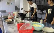 我院服装与服饰设计专业师生在企共度中秋佳节
