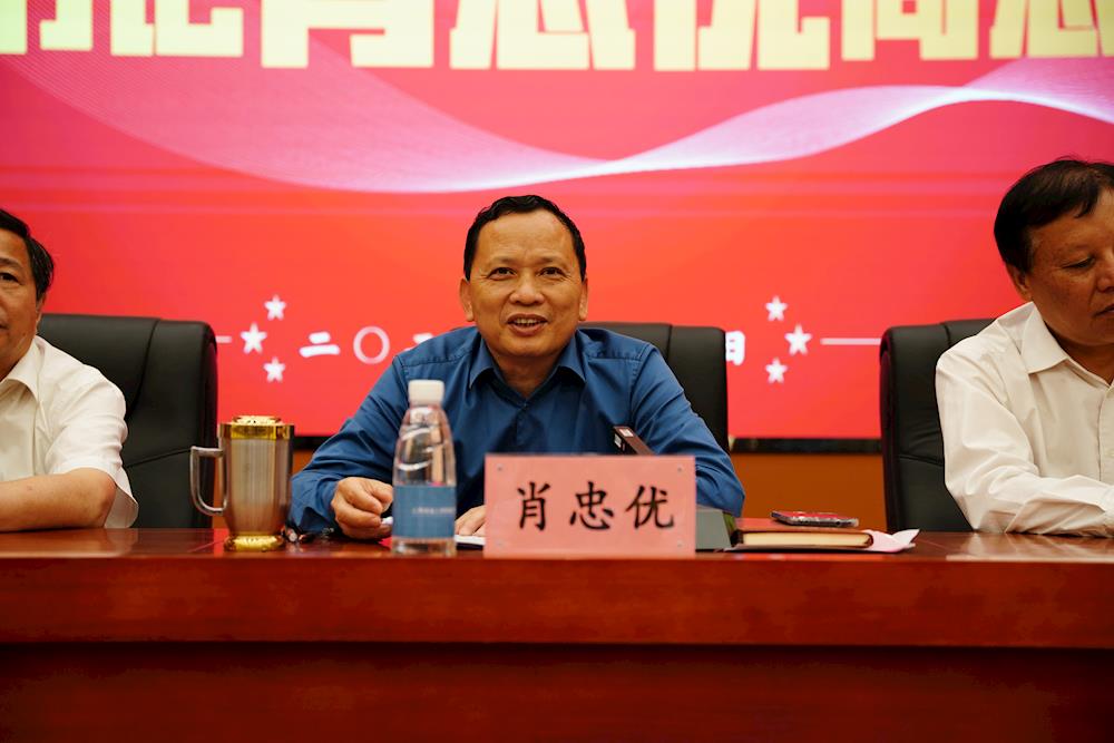 4ccaff5b6ce640a0be676344f8946b97.JPG 4ccaff5b6ce640a0be676344f8946b97.JPG