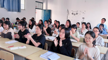 叶超飞副院长深入班级为学生授课